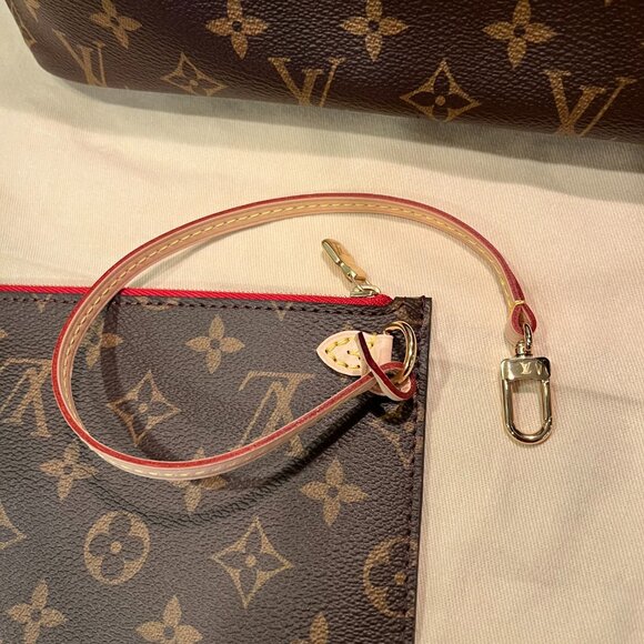 Louis Vuitton Neverfull MM Monogram Tote - Picture 9 of 10